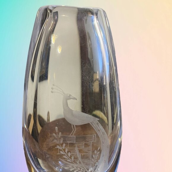 vase - Picture 1 of 2